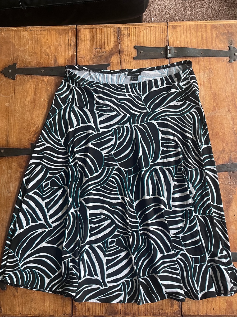 East 5th Black, White & Teal A-Line Print Skirt